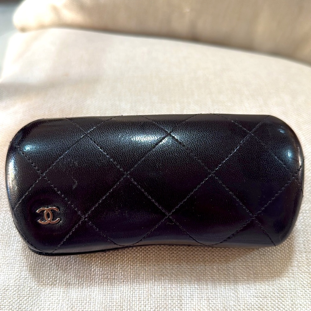 CHANEL vintage quilted sunglasses hard box black - Picture 3 of 11